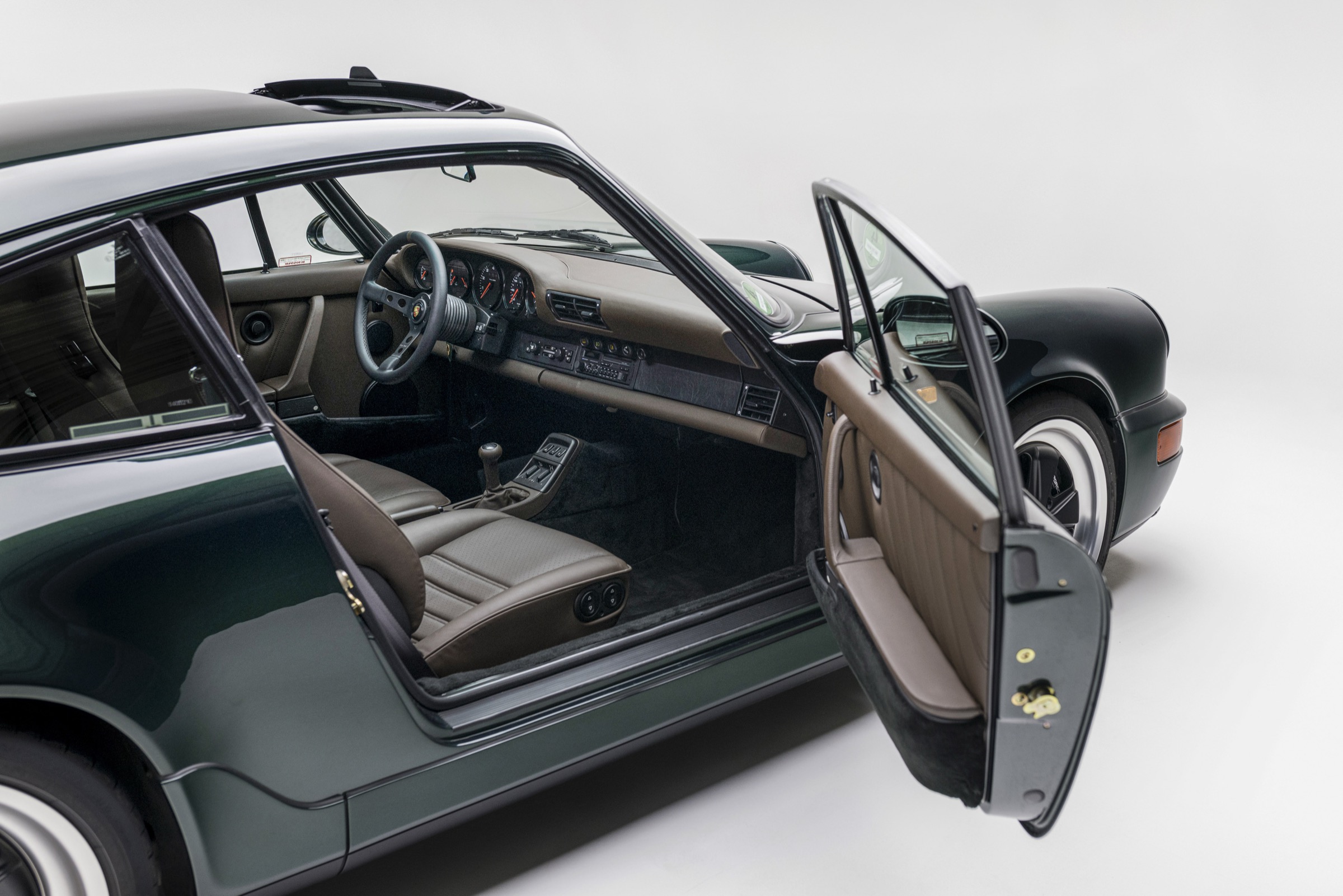 Forest Green 964 C4 — exterior angle